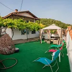 Сasa de vacaciones евита - град