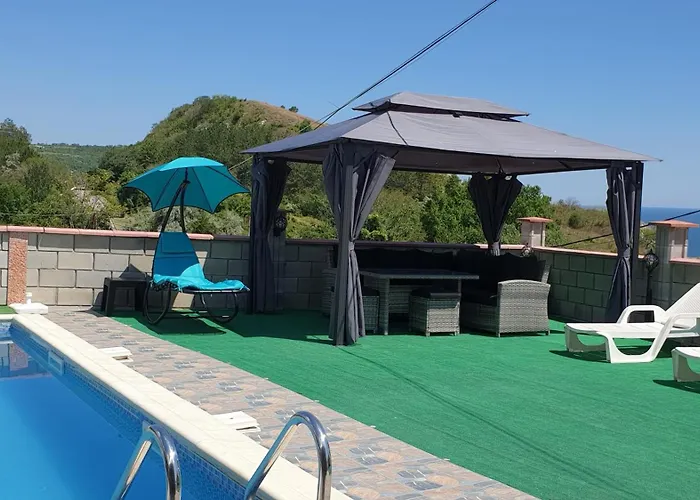 евита - град Holiday home *