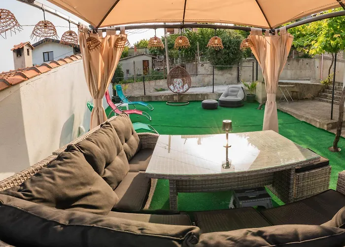 евита - град Holiday home *